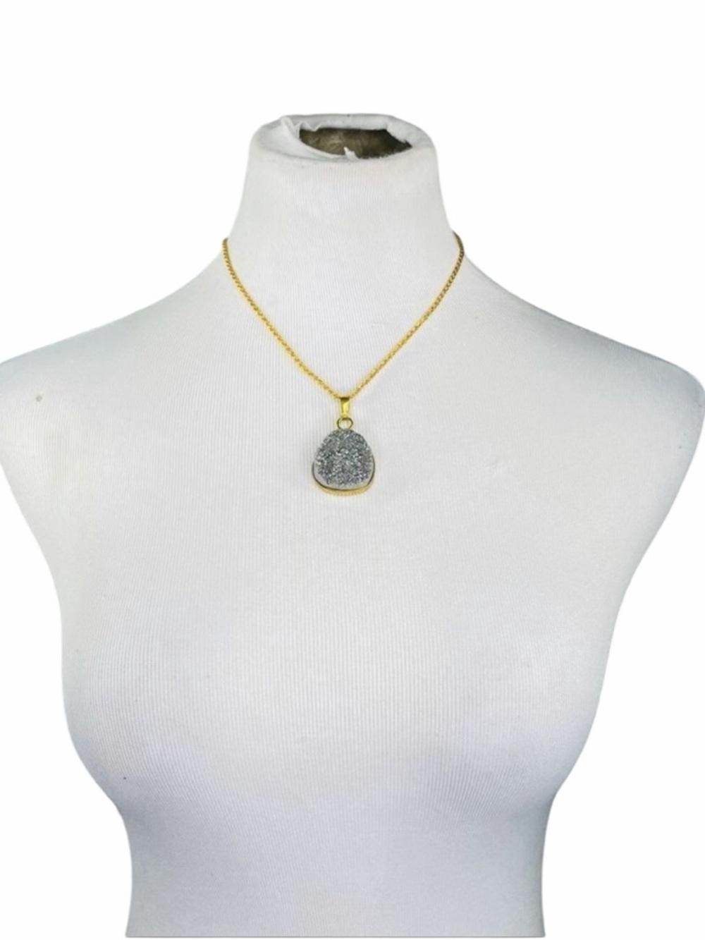 10/$25🦋 T&J Designs Gray Druzy Stone Pendant